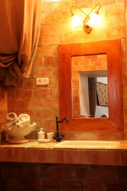 Chateau Rosans Bed & Breakfast Стая снимка